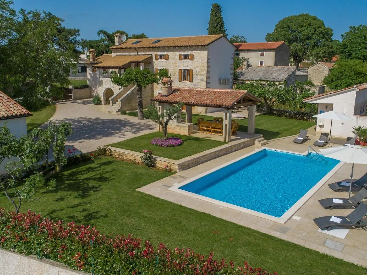Holiday Home Juste & Roza By Interhome Žminj